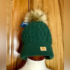 NWT - Mammoth Mountain Beanie - Green Cable Knit Exterior/Fleece Lined, Fur Puff